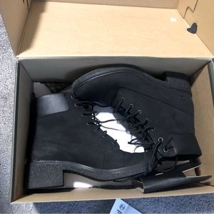 Timberland Brinda lace up boots woman’s size 6.5 black like new
